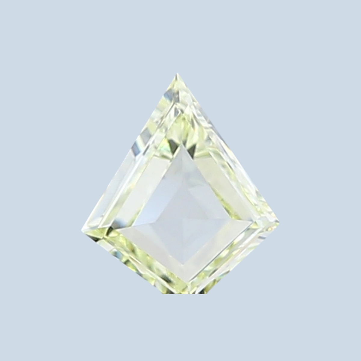 0.29CT VVS2 Fancy Yellow Kite Diamond 6.55*5.45*1.55MM