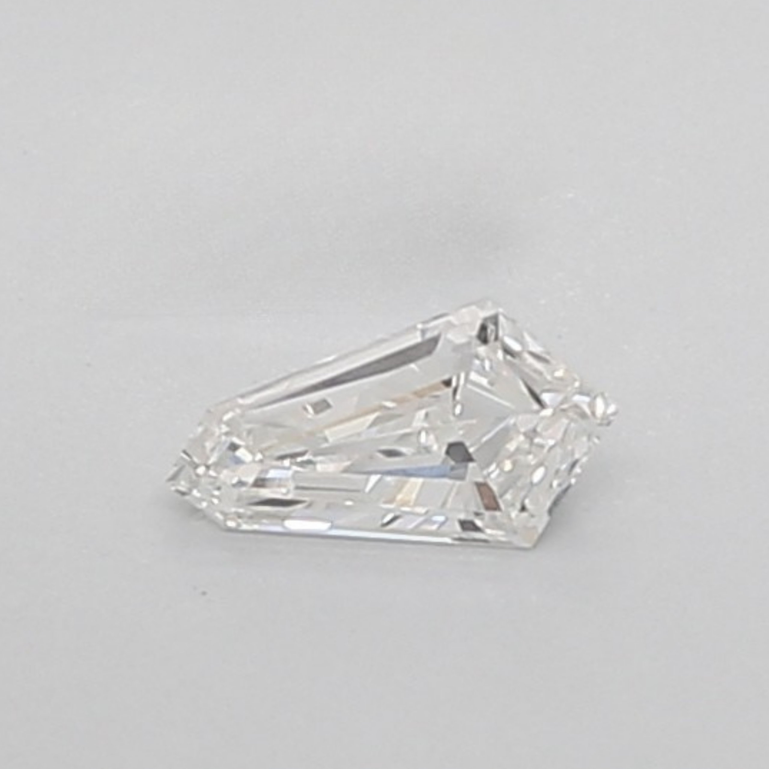 0.18CT G VVS2 Shield Petite Fancy Shape Diamond 5.5*3.2*1.85MM