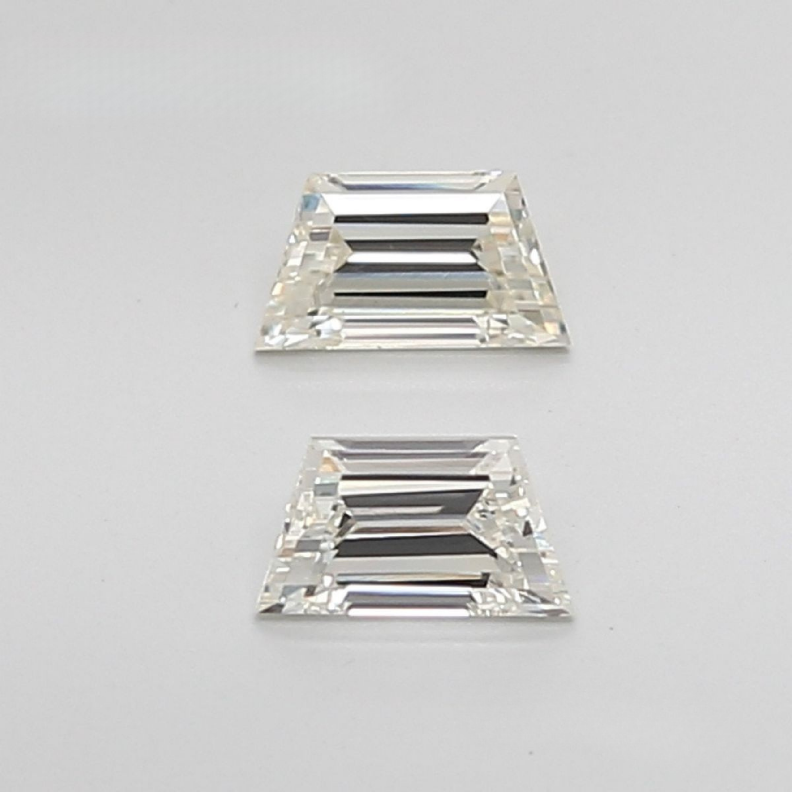 0.73CT I VVS2 Trapezoid Fine Matching Diamond Pair 6.45*3.5*1.9MM