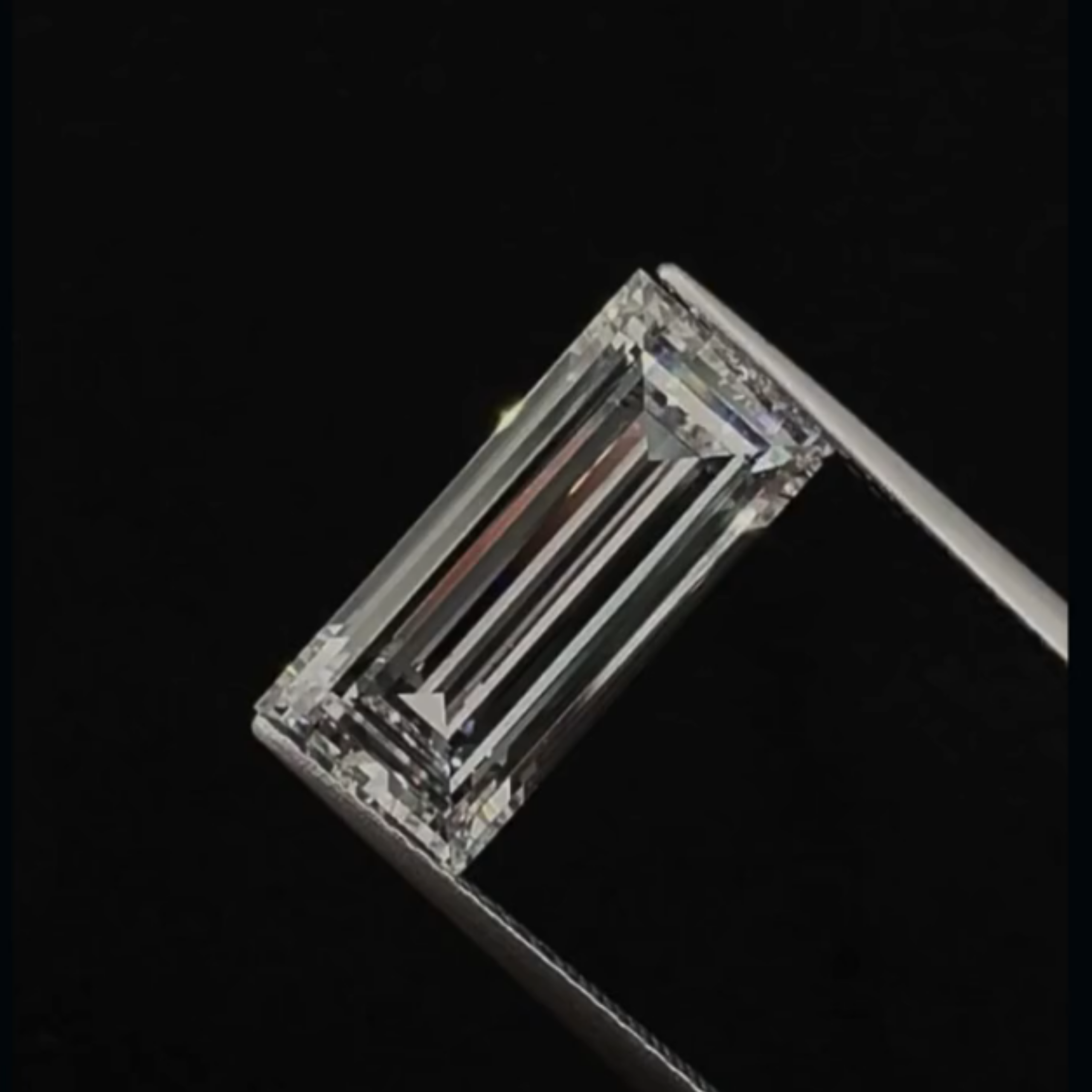 4.62CT F VS1 Baguette Lab Grown Fancy Shape Diamond 15.7*7.2*4.05MM