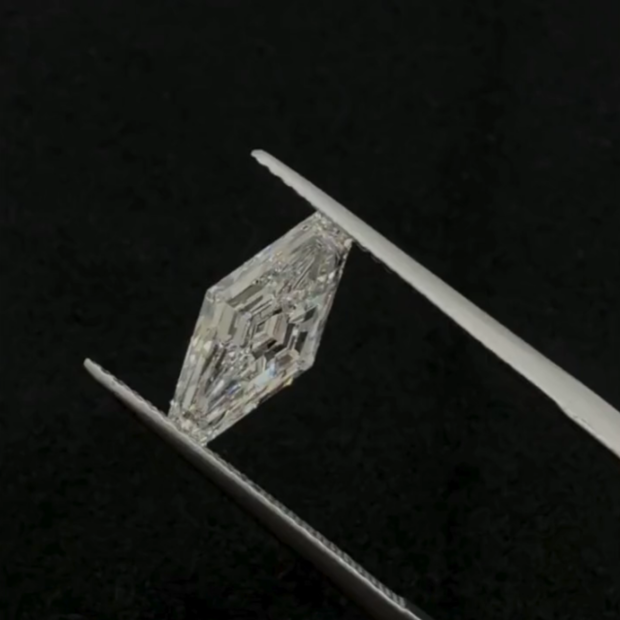 2.00CT F VS2 Shield Lab Grown Fancy Shape Diamond 12.7*6.3*3.75MM