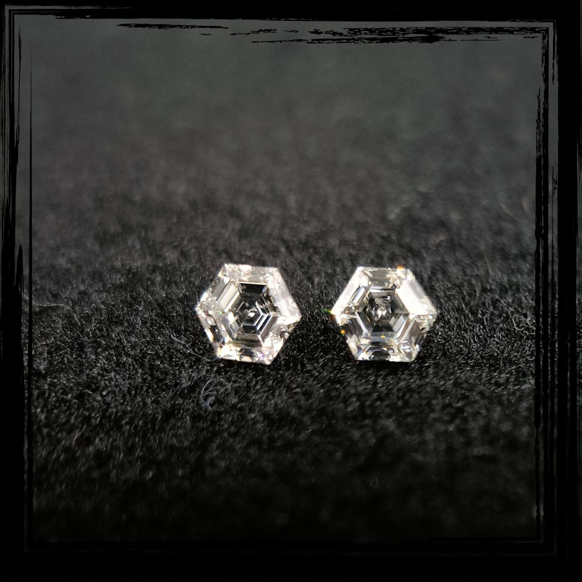 0.39 CT I VS2 HEXAGONAL diamond Pairs Inventory