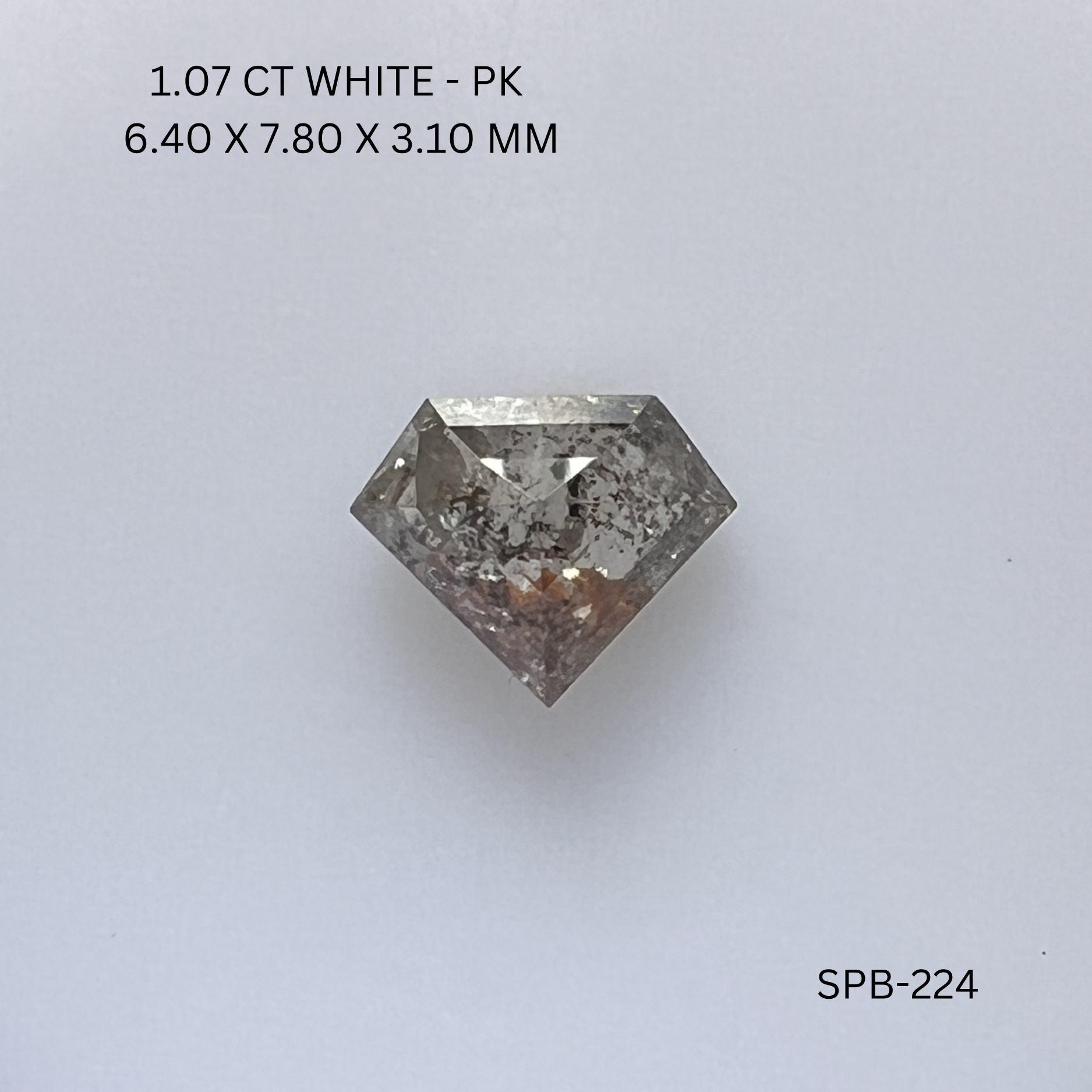 1.07CT White Natural Diamond Salt and Pepper Diamond 6.4*7.8*3.1MM